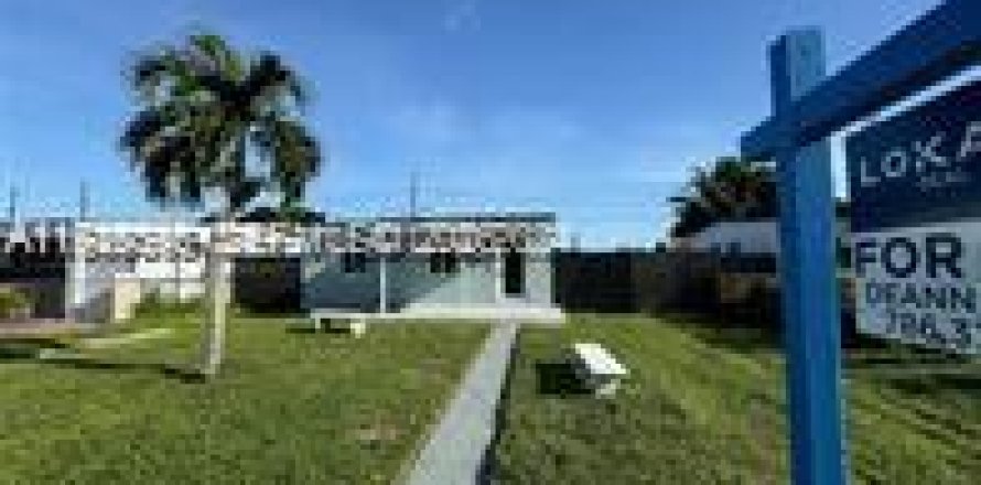 Villa ou maison à Opa-locka, Floride 2 chambres, 55.18 m2 № 1997386