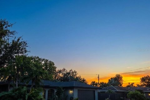 Villa ou maison à Sarasota, Floride 3 chambres, 164.81 m2 № 2419035