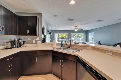Townhouse in Valrico, Florida 3 bedrooms, 146.14 sq.m. № 1637832 - photo 21
