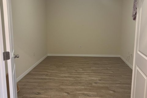 Immobilier commercial à vendre à Port St. Lucie, Floride № 2175437 - photo 4