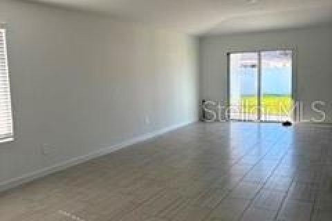 Villa ou maison à louer à Palm Coast, Floride: 4 chambres, 171.13 m2 № 2424038 - photo 4