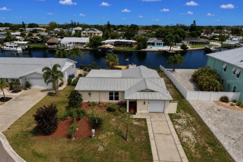 Villa ou maison à Ruskin, Floride 3 chambres, 133.97 m2 № 2102591