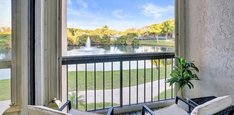 Condominio en Delray Beach, Florida, 2 dormitorios № 2146277
