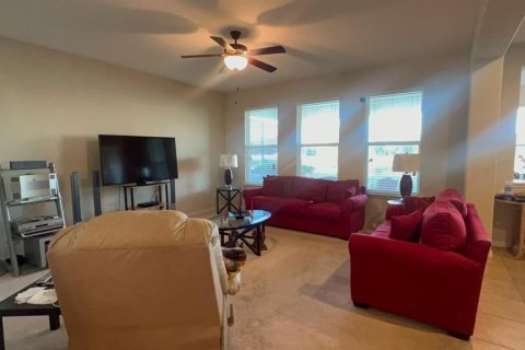 House in Kissimmee, Florida 5 bedrooms, 322.84 sq.m. № 2421835 - photo 4