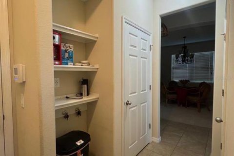House in Kissimmee, Florida 5 bedrooms, 322.84 sq.m. № 2421835 - photo 14