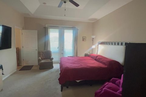 House in Kissimmee, Florida 5 bedrooms, 322.84 sq.m. № 2421835 - photo 9