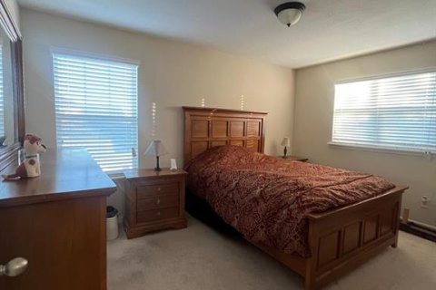 House in Kissimmee, Florida 5 bedrooms, 322.84 sq.m. № 2421835 - photo 12