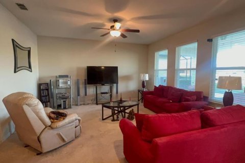 House in Kissimmee, Florida 5 bedrooms, 322.84 sq.m. № 2421835 - photo 5