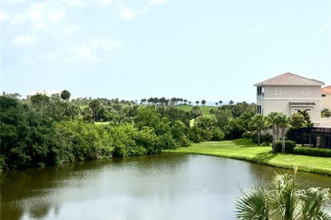 House in Palm Coast, Florida 4 bedrooms, 315.68 sq.m. № 1804725 - photo 6