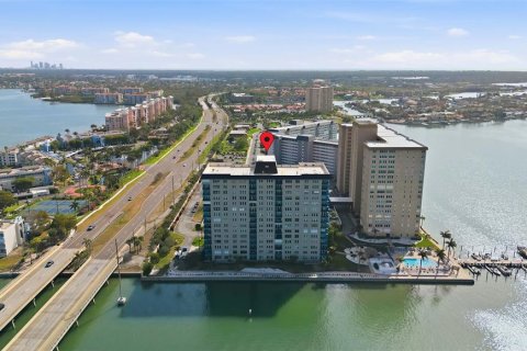 Condominio en venta en Saint Petersburg, Florida, 2 dormitorios, 109.16 m2 № 2092937 - foto 28