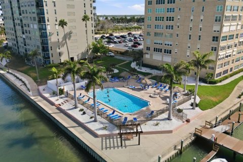 Condominio en venta en Saint Petersburg, Florida, 2 dormitorios, 109.16 m2 № 2092937 - foto 30