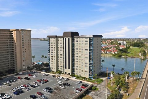 Condominio en venta en Saint Petersburg, Florida, 2 dormitorios, 109.16 m2 № 2092937 - foto 25