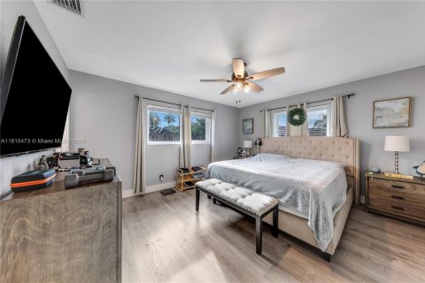 House in Pembroke Pines, Florida 4 bedrooms, 169.36 sq.m. № 1940092 - photo 9