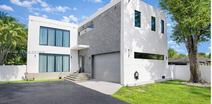 Casa en Dania Beach, Florida 6 dormitorios, 386.29 m2 № 2079243