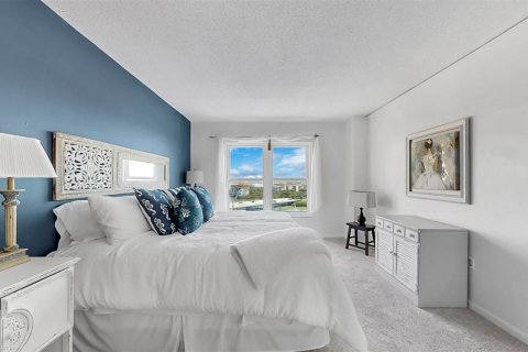 Condo in Saint Petersburg, Florida, 1 bedroom  № 1856726 - photo 10
