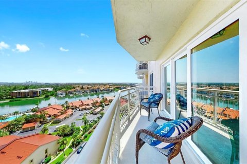 Condo in Saint Petersburg, Florida, 1 bedroom  № 1856726 - photo 3