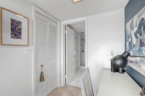 Condo in Saint Petersburg, Florida, 1 bedroom  № 1856726 - photo 14