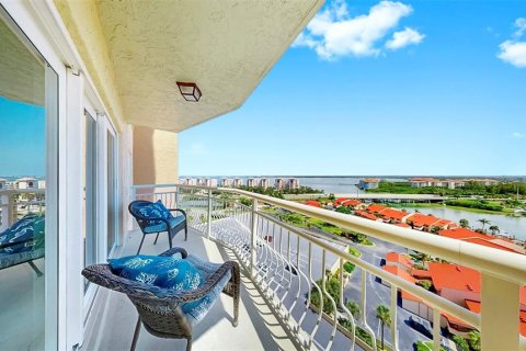 Condo in Saint Petersburg, Florida, 1 bedroom  № 1856726 - photo 2