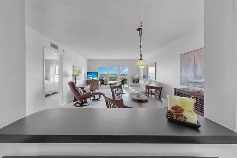Condo in Saint Petersburg, Florida, 1 bedroom  № 1856726 - photo 4