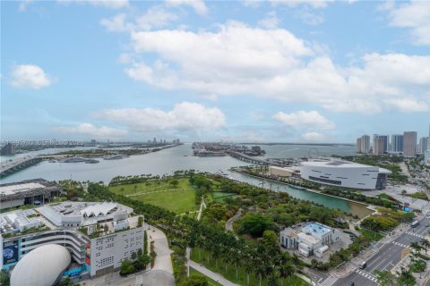 Condominio en Miami, Florida, 2 dormitorios  № 2058894