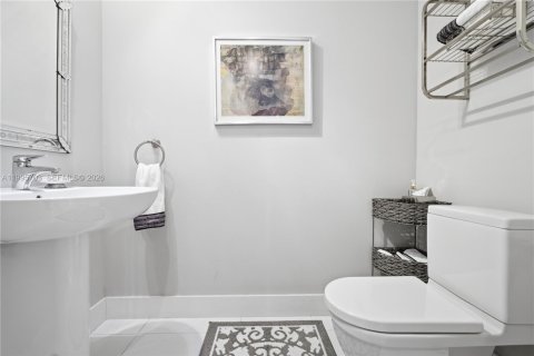 Copropriété à vendre à Miami, Floride: 2 chambres, 144.65 m2 № 2058894 - photo 17