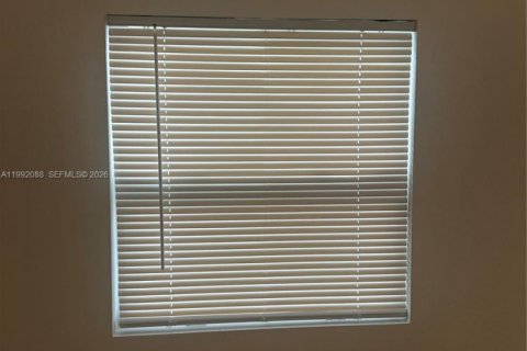 Propiedad comercial en alquiler en Pompano Beach, Florida, 1 dormitorio, 101.73 m2 № 2052627 - foto 6