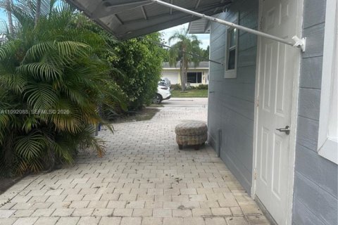 Propiedad comercial en alquiler en Pompano Beach, Florida, 1 dormitorio, 101.73 m2 № 2052627 - foto 15