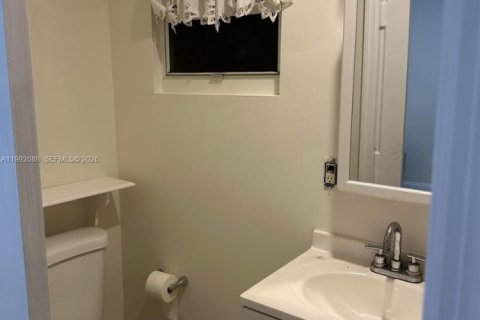 Propiedad comercial en alquiler en Pompano Beach, Florida, 1 dormitorio, 101.73 m2 № 2052627 - foto 7