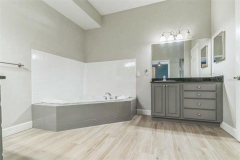 Casa en venta en Orlando, Florida, 5 dormitorios, 318.1 m2 № 1792086 - foto 20