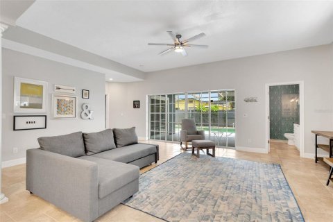 Casa en venta en Orlando, Florida, 5 dormitorios, 318.1 m2 № 1792086 - foto 14