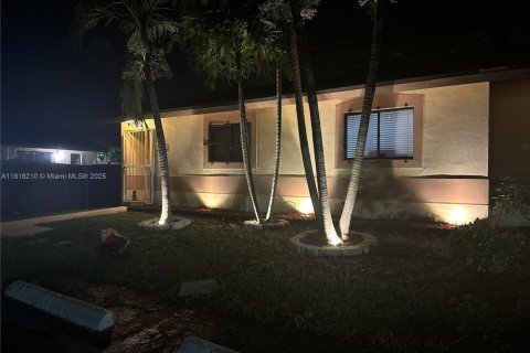 Condo in Homestead, Florida, 3 bedrooms  № 1775241 - photo 1