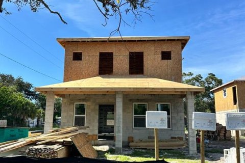 House in Saint Petersburg, Florida 4 bedrooms, 206.24 sq.m. № 1771709 - photo 7