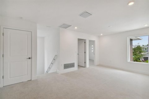 House in Tampa, Florida 4 bedrooms, 223.8 sq.m. № 1326359 - photo 29