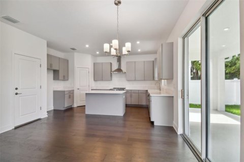 House in Tampa, Florida 4 bedrooms, 223.8 sq.m. № 1326359 - photo 19