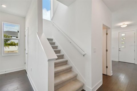 House in Tampa, Florida 4 bedrooms, 223.8 sq.m. № 1326359 - photo 28