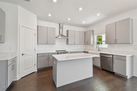 House in Tampa, Florida 4 bedrooms, 223.8 sq.m. № 1326359 - photo 22