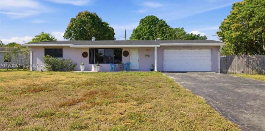 Villa ou maison à Lauderhill, Floride 3 chambres, 110.93 m2 № 2036233