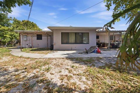 Villa ou maison à vendre à Lauderhill, Floride: 3 chambres, 110.93 m2 № 2036233 - photo 24