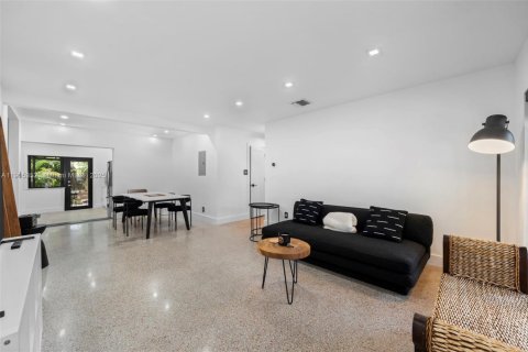 Купить виллу или дом в Форт-Лодердейл, Флорида 3 спальни, 112.23м2, № 1956146 - фото 10