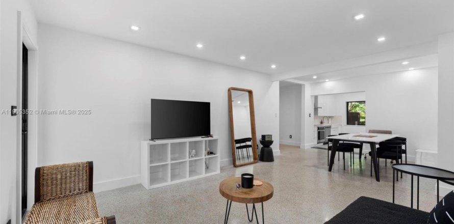 Дом в Форт-Лодердейл, Флорида 3 спальни, 112.23м2 № 1956146