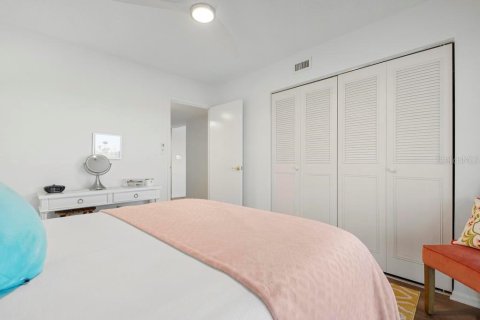 Condo in Sarasota, Florida, 2 bedrooms  № 1842341 - photo 22