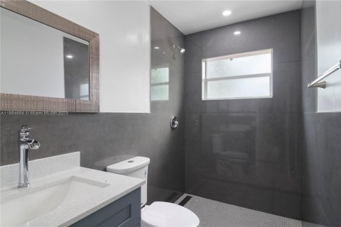 Casa en alquiler en Miami, Florida, 3 dormitorios, 129.41 m2 № 1892724 - foto 22