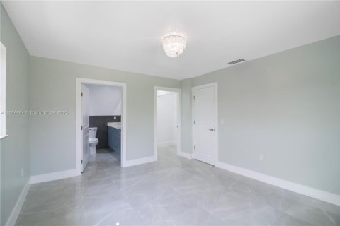 Casa en alquiler en Miami, Florida, 3 dormitorios, 129.41 m2 № 1892724 - foto 18