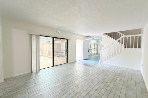 Townhouse in Palm Beach Gardens, Florida 2 bedrooms, 148.27 sq.m. № 2365282 - photo 17