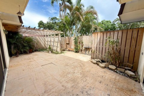 Townhouse in Palm Beach Gardens, Florida 2 bedrooms, 148.27 sq.m. № 2365282 - photo 21