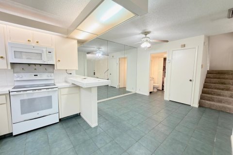 Townhouse in Palm Beach Gardens, Florida 2 bedrooms, 148.27 sq.m. № 2365282 - photo 9