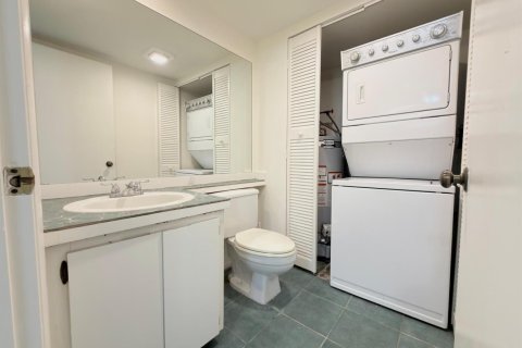 Townhouse in Palm Beach Gardens, Florida 2 bedrooms, 148.27 sq.m. № 2365282 - photo 10