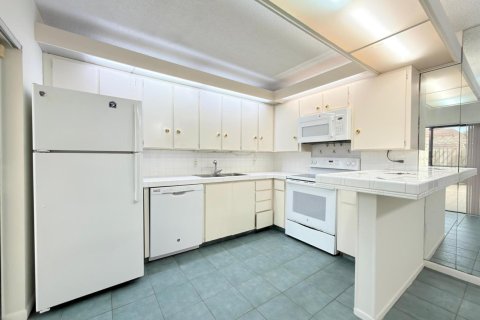 Townhouse in Palm Beach Gardens, Florida 2 bedrooms, 148.27 sq.m. № 2365282 - photo 2