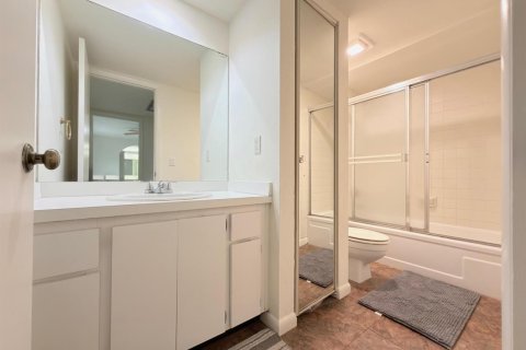 Townhouse in Palm Beach Gardens, Florida 2 bedrooms, 148.27 sq.m. № 2365282 - photo 4