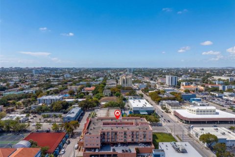 Снять в аренду кондоминиум в Майами, Флорида 2 спальни, 70.61м2, № 2050902 - фото 18